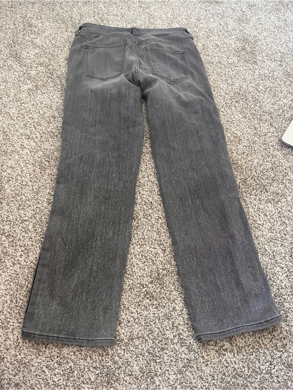 White House Black Market The Straight Gray High Rise Studded Jeans Size 4 - Picture 9 of 10
